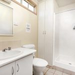 Ensuite in 2 bedroom cabin at Armidale Tourist Park